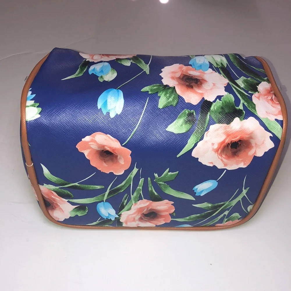 Kenneth Cole Reaction Cosmetic Bag